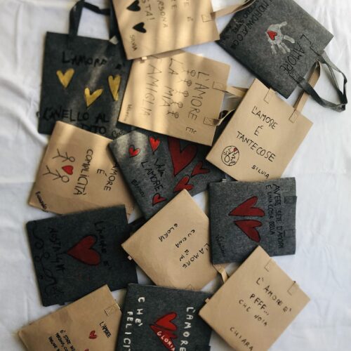 Borsa con frasi d'amore scritte a mano