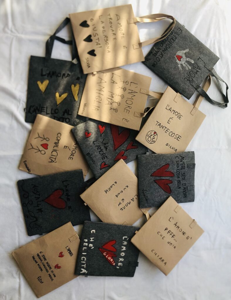Borsa con frasi d'amore scritte a mano